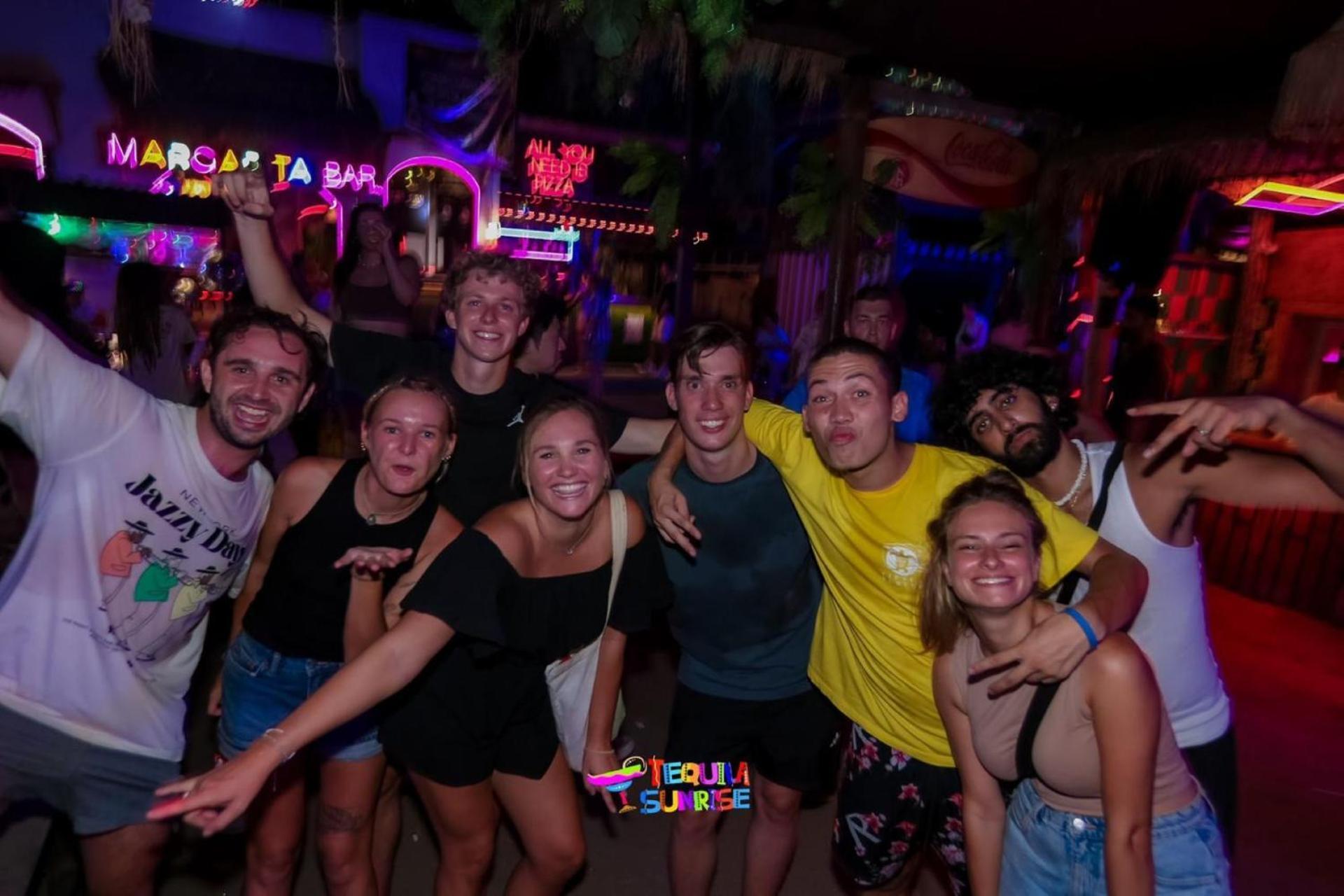Tipsea Turtle Rooftop Hostel Gili Trawangan Exterior foto